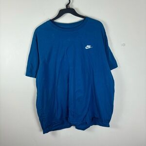 Nike Men's Blue Short Sleeve Crewneck T-Shirt